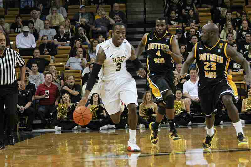 Knights edge out Golden Eagles 60-58, Sykes scores clutch free throws