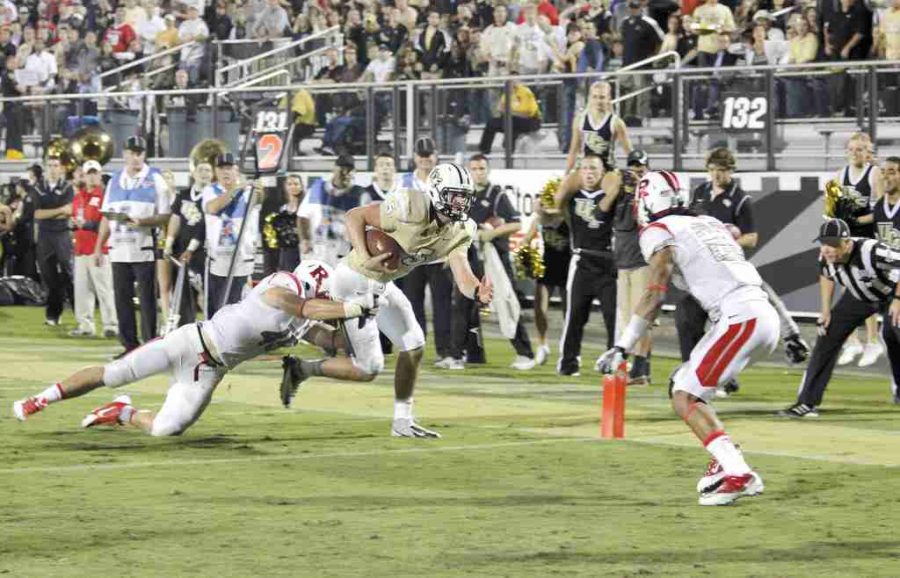 Blake Bortles (No. 5) rushes for the end zone against Rutgers.