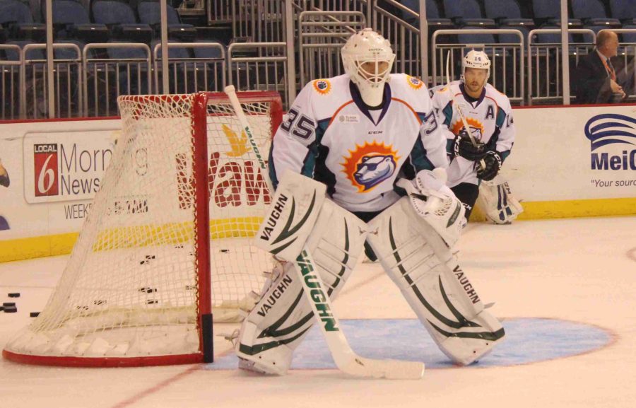 John Curry improved to 3-1 after the Solar Bears 4-1 victory over the Jackals.