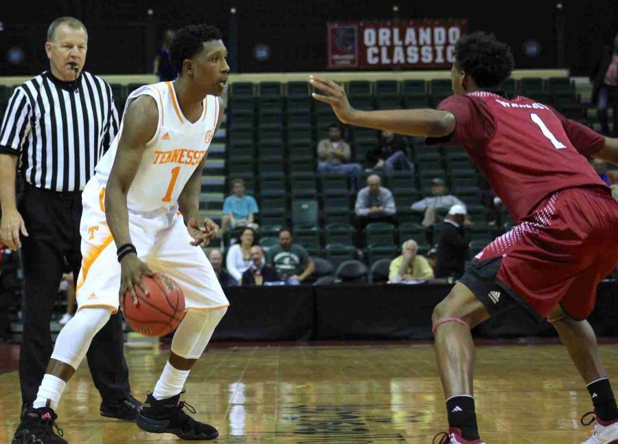 Josh Richardson scored a team leading 18 points for Tennessee in the Volunteers win over Santa Clara.