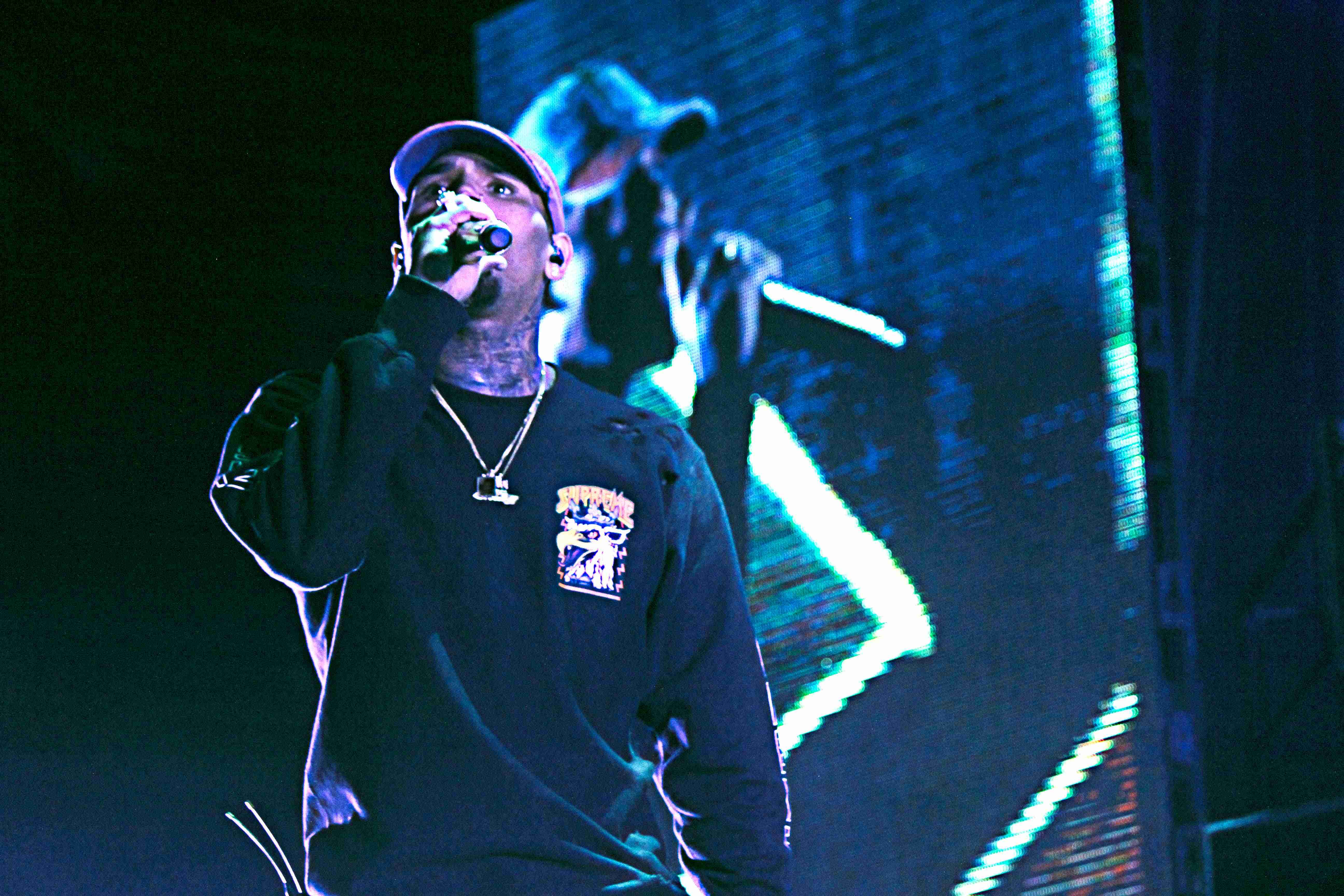 Concert review Chris Brown brings ‘One Hell of a Night’ tour to