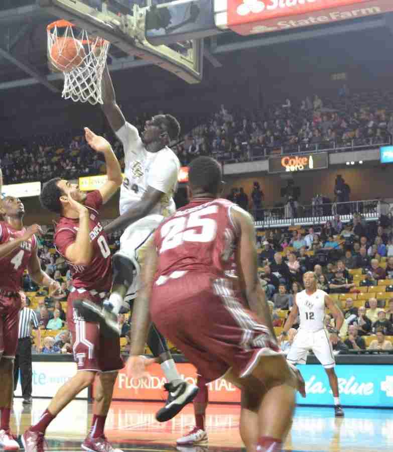 UCF Knights late at the buzzer against Temple