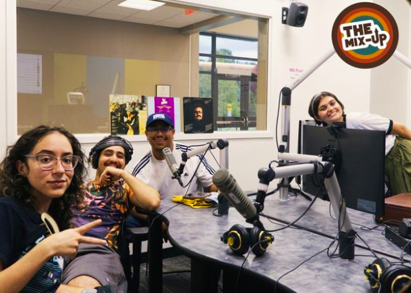 Spotlight: Valencia College Radio Shows 'The Mix Up' and 'Cube Dawg Radio [čdr]'